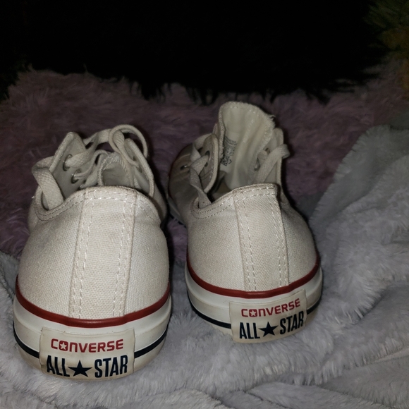 . All star low tops converse tennis shoes - Picture 6 of 9